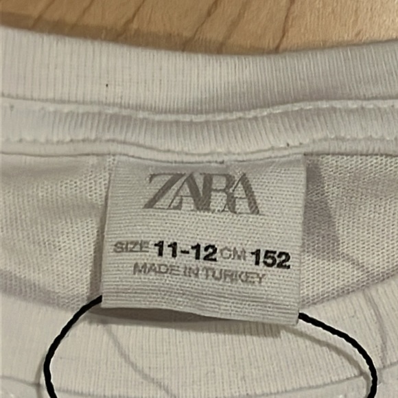Zara graphic T shirt from France - Picture 4 of 4